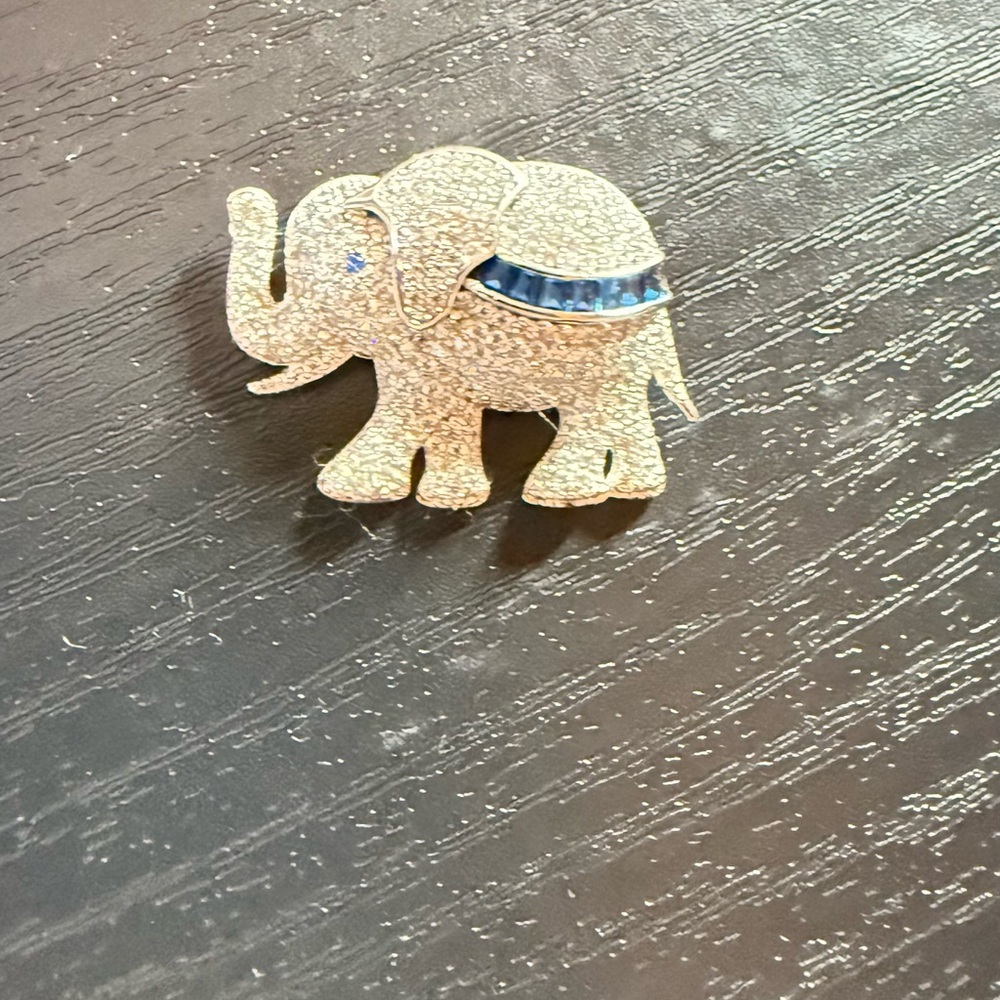 925 Sterling Silver Clear Iced CZ & Blue Sapphire Elephant Pendant - Picture 4 of 9